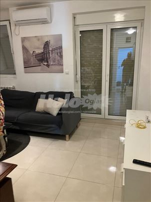 1.5 komforan stan u mirnom kraju centra grada