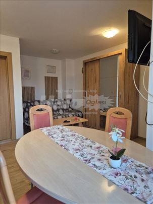 Izdajem nov namešten stan cena sa vodom.internetom