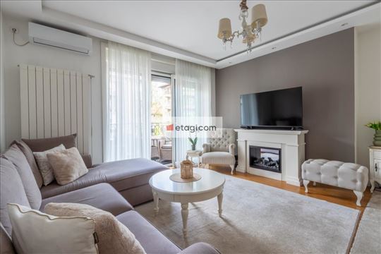 Luksuzan trosoban stan na Južnom bulevaru