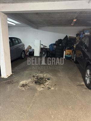 Miljakovac, Stanka Paunovića Veljka, garažno mesto