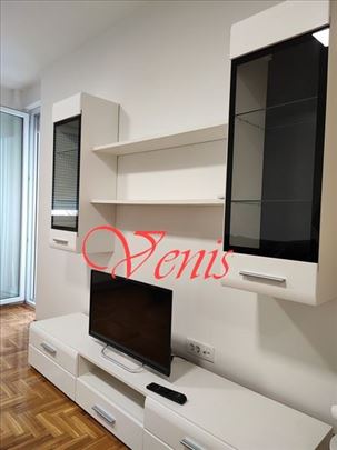 Petrovaradin Okruglićeva 36m2 - 350 E parking