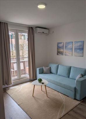 Prelep svetao stan, u blizini EPSa