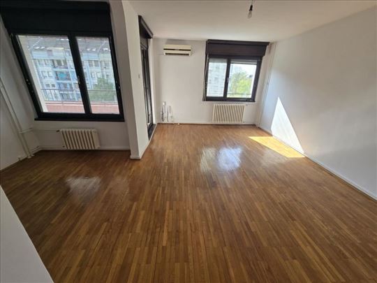 Prve pruge,prazan,renoviran,pogodan za pp ID#76105