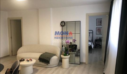 Stara Bežanija, Pere Segedinca, 50m2, renoviran