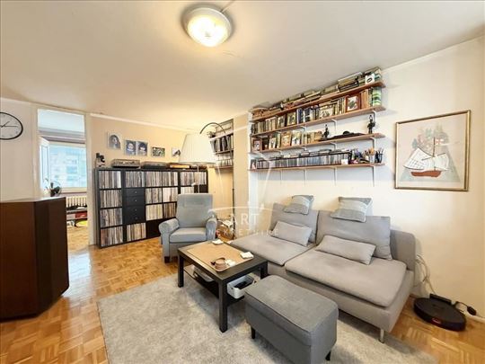 Uknjižen, svetao, dvostrano orijentisan stan ID#14