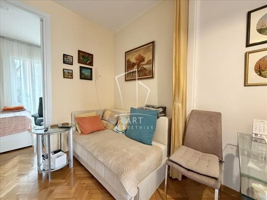 Vukov spomenik, renoviran, adaptiran u 1.5 soban I