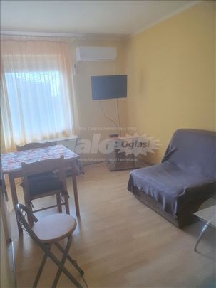 0,5 garsonjera,vlasnik,nov,namesten