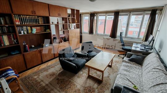 Četvorosoban stan u centru Niša