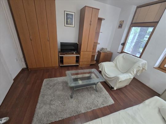 Izdaje se renoviran stan u Đušinoj ID#19229