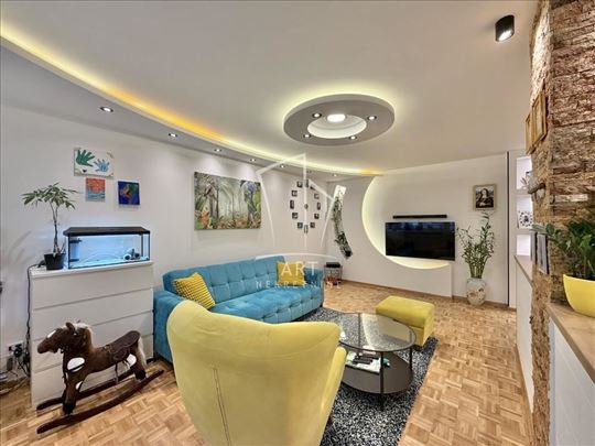 Izuzetan, svetao, uknjižen, namešten stan ID#14775