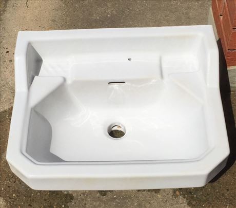 Lavabo očuvan