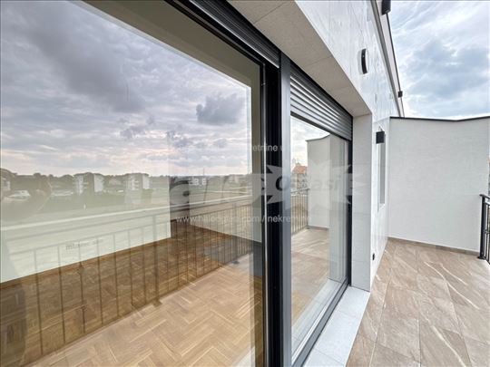 LUX Penthaus u smart zgradi