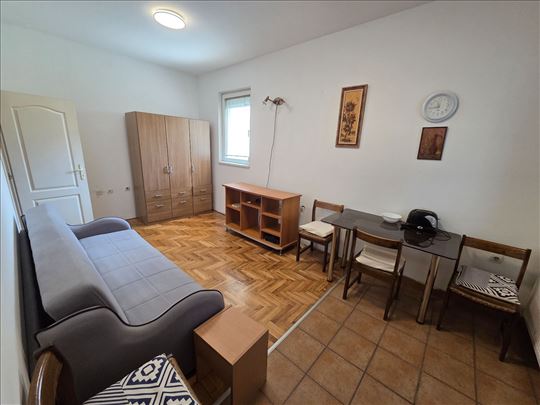 Mirjevo kod okretnice autobusa 27 E, 79, 25P