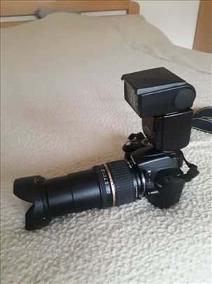 nikon d5000. tamron af 18-250.nikon speedlight sb6