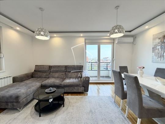 Nov,moderan.uknjižen ID#14764