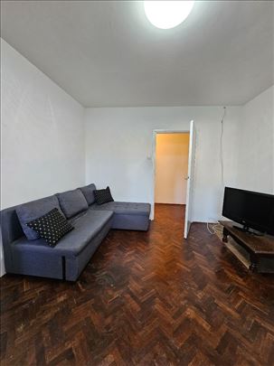 Uknjižen, može na kredit. Odlična lokacija