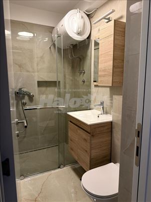 Vlasnik izdaje jednosoban stan - potpuno renoviran