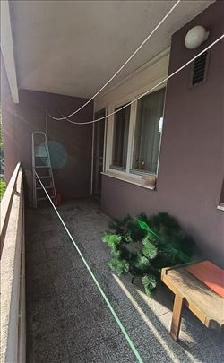 3.0-soban sa velikom terasom od 10m2