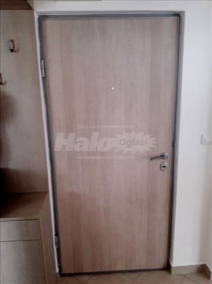 Cvetanova ćuprija, parking mesto u ceni, odličan