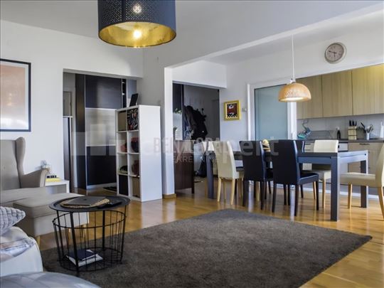 Fenomenalan stan sa panoramskim pogledom