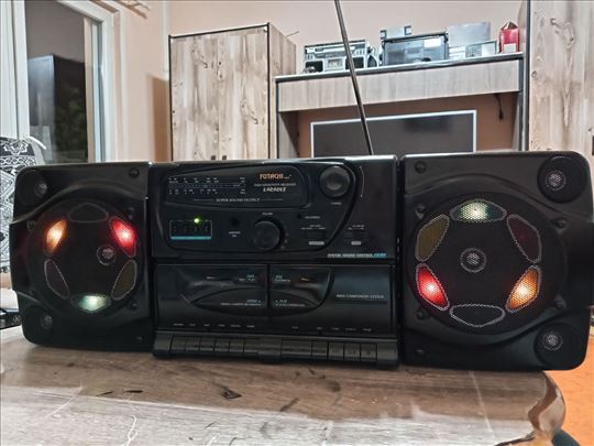 futachi radio kasetofon dupli dek sa svetla na zvu