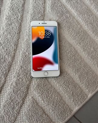 Iphone 7+ odlično stanje 9/10 (nova baterija 100%)