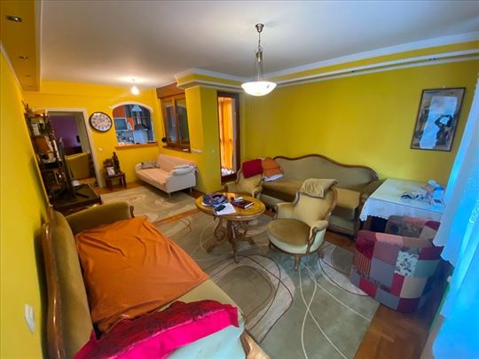 Izvanredan-Mirijevo-Ulofa Palmea mereno 82m2