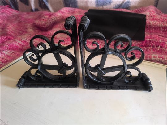 Komplet 2 drzaca za knjige od rucno kovanog gvozdj