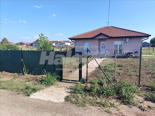 KUĆA 93m2 - Novi Beograd - Ledine 5 ari plac 