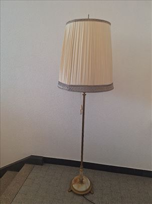 Mesingana podna lampa 