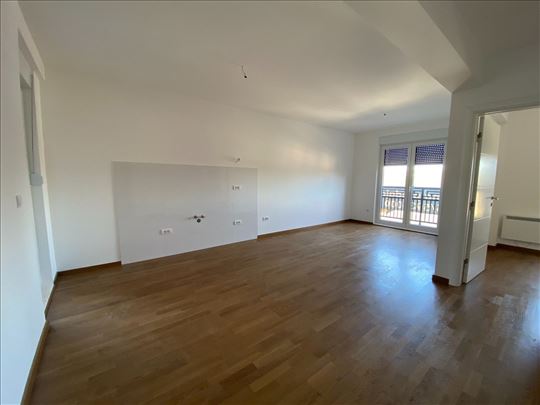 Na prodaju stan na Zlatiboru-Drinske Divizije