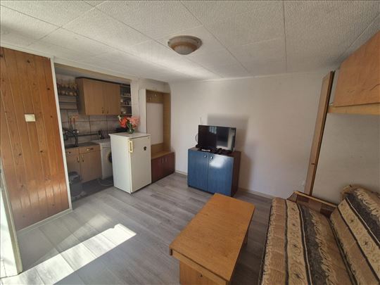 Zvezdara-garsonjera-Lasta-odmah useljiva