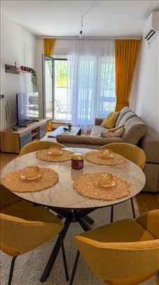 IZUZETAN, Velika terasa, sunčana strana. 