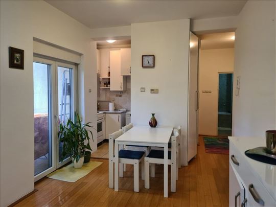 Odličan dvosoban stan u Mirijevu