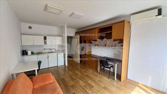 Garsonjera, III sprat, orijentacija prema dvorištu