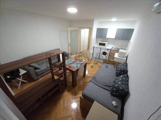 Izdaje se garsonjera preko puta Delta Planeta, 24m