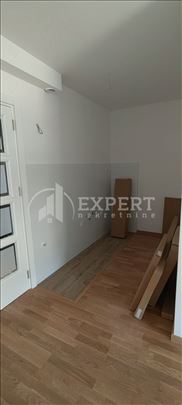 Izdaje se stan na Bulevaru Nemanjića