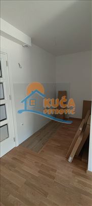 Izdaje se stan na Bulevaru Nemanjića