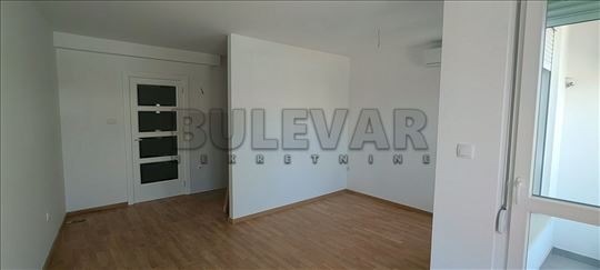 Izdaje se stan na Bulevaru Nemanjića