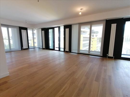 Luskuzan poslovni prostor,157m² 