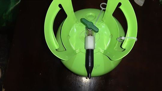 Prazna jednokratna boca od helijuma 2