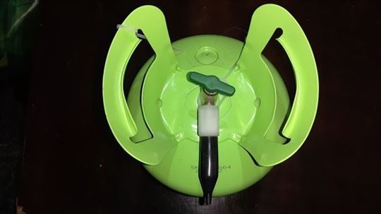 Prazna jednokratna boca od helijuma