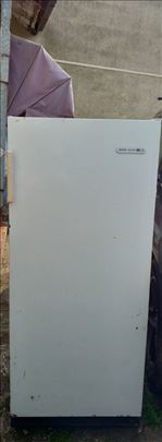 Prodajem vertikalni zamrzivac Gorenje