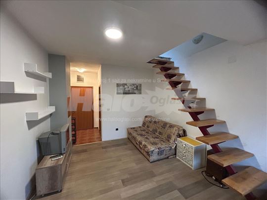 Stan na Karaburmi- DUPLEX - 37+12m2 - uknjižen