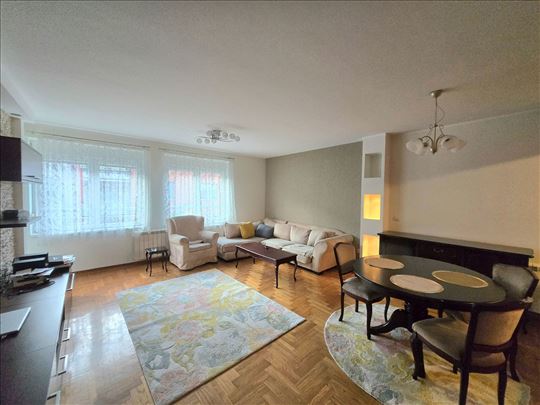 Vrhunski lep stan na TOP lokaciji