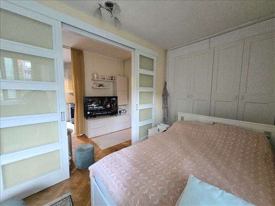 Vrhunski mali kvadrati, TOP lokacija