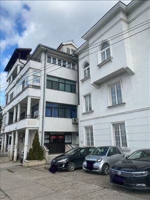 Banovo brdo kod Ada Mall