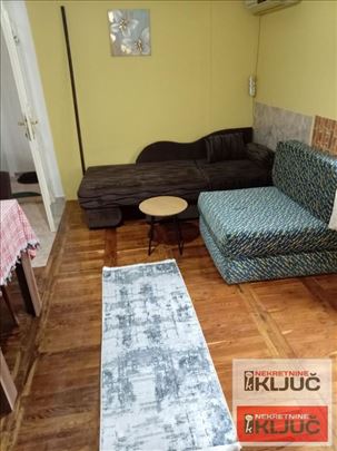 Centar, 32 m2,garsonjera sa galerijom