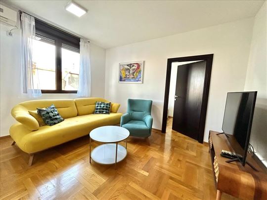 Crveni Krst-33m2-Odvojena spavaća-opcija garaže ID