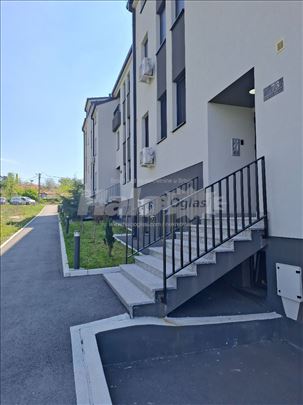 Farmaceutski 47m2 nov namešten 2.0 sa parkingom